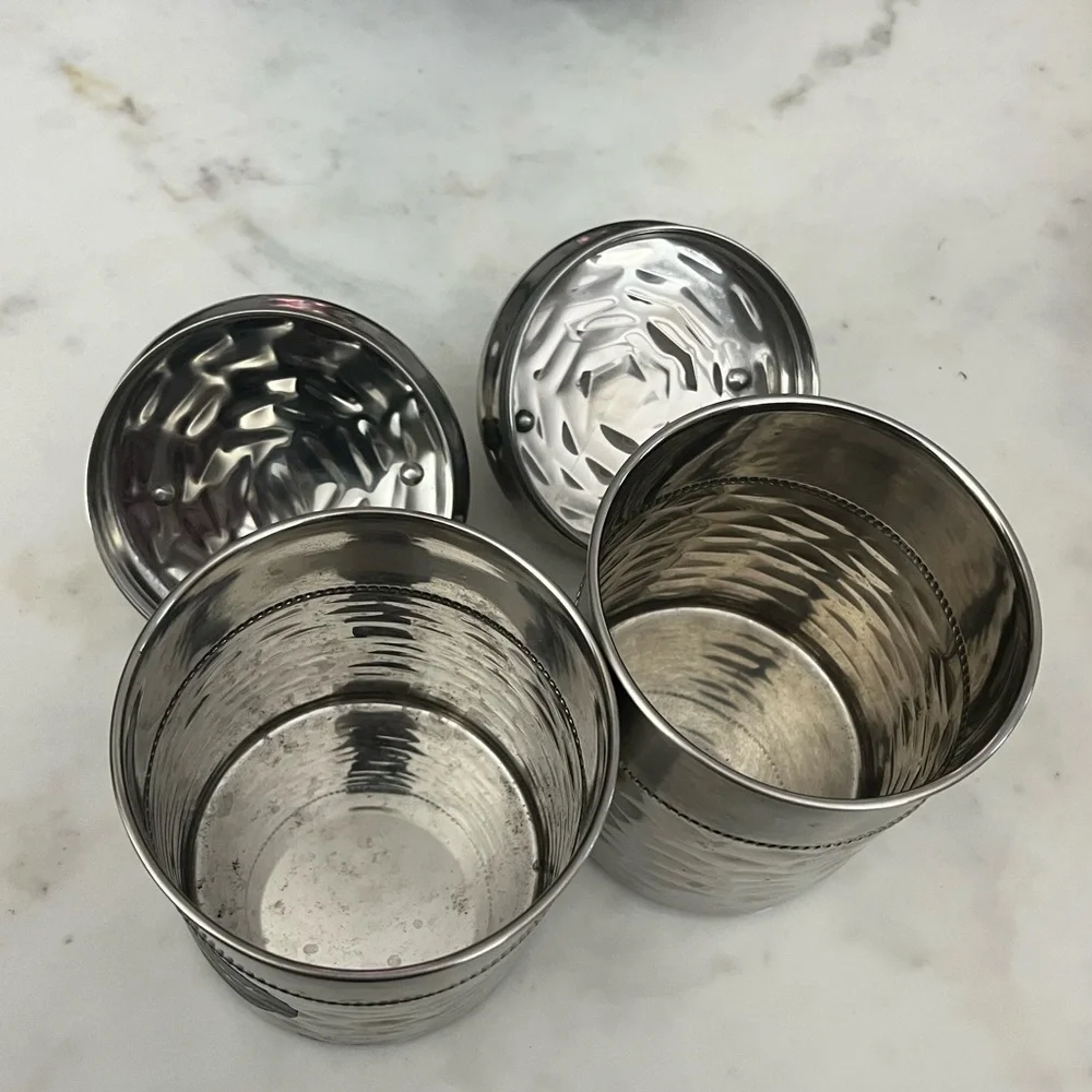 💕 🛍🏙3️⃣ for $1️⃣5️⃣ Bundle of 2 metal 4” tall storage bins with lids